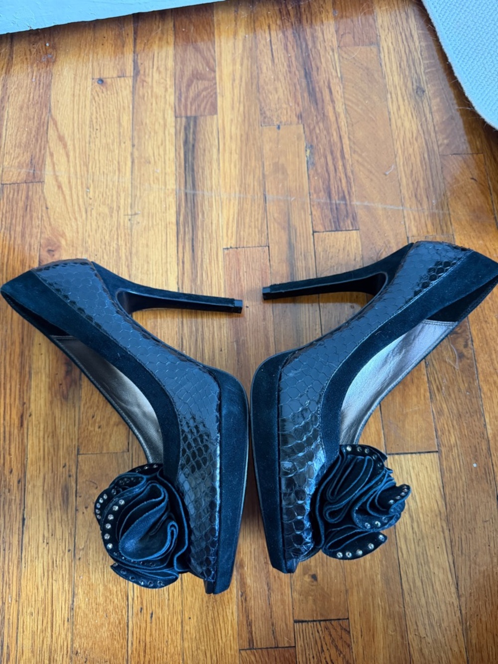 Black Peep-Toe Stiletto Heels with Floral Accent - Picture 6 of 9
